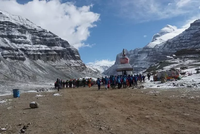 Kailash Mansarovar Yatra via Lhasa